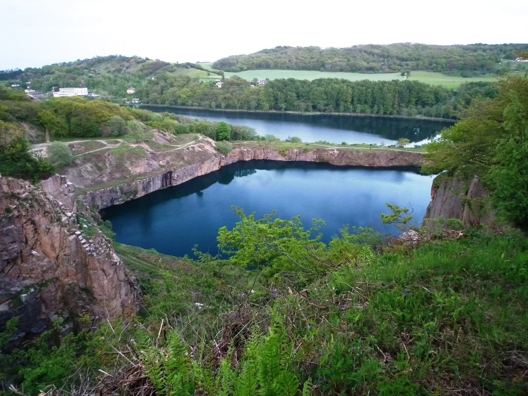 Badegewässer: OPALSØEN – Foto bei Wikimedia Commons