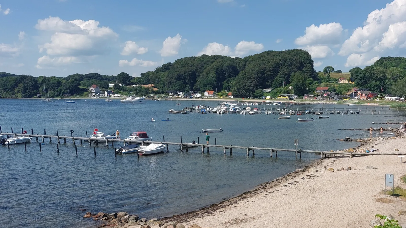 Badevand: GENNER STRAND – foto fra Wikimedia Commons