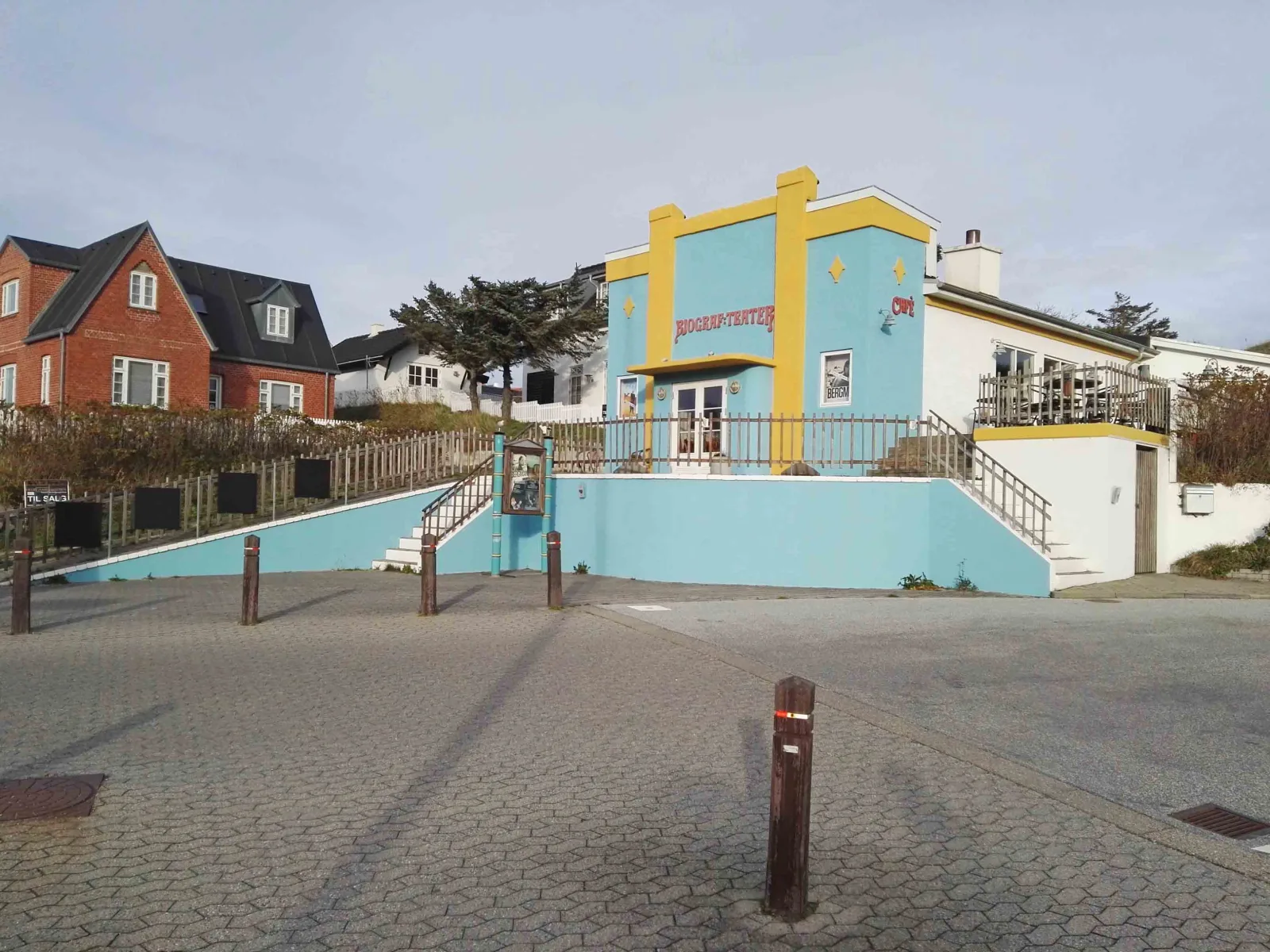 Lønstrup Cafe-Bio – foto fra Wikimedia Commons