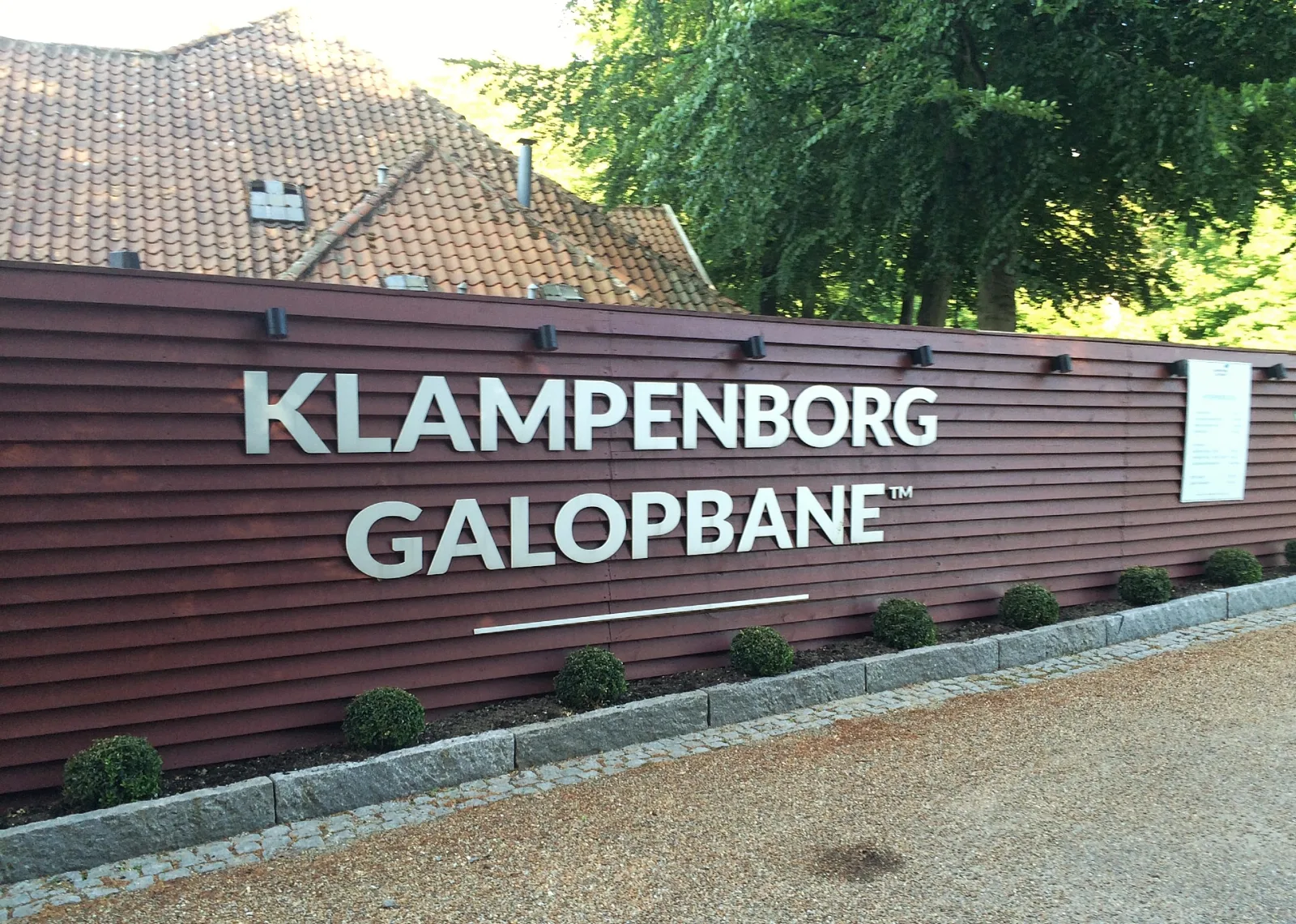 Klampenborg Galopbane – Foto bei Wikimedia Commons