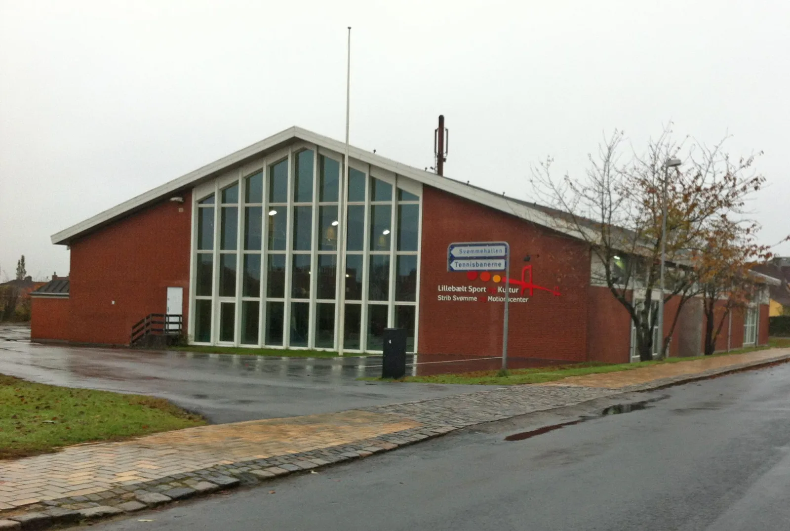 Strib Svømmehal – foto fra Wikimedia Commons