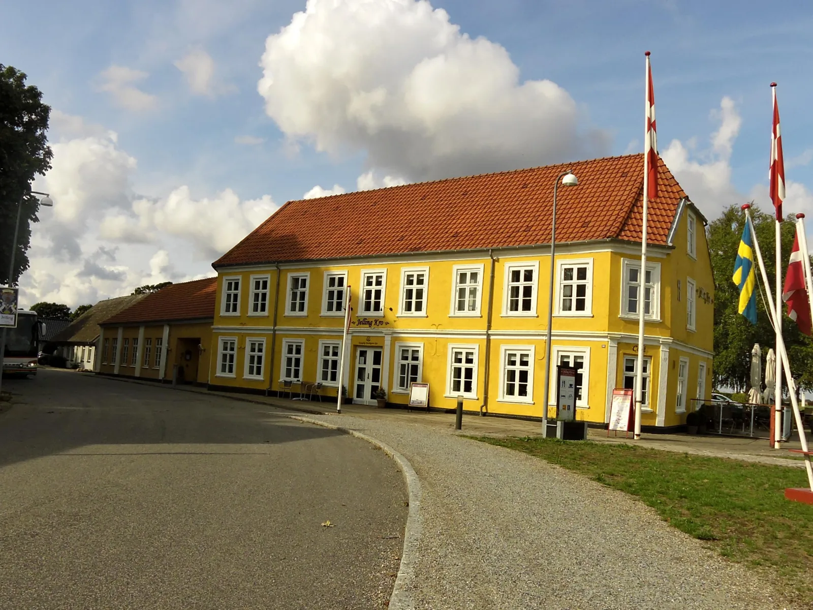 Jelling Kro – Foto bei Wikimedia Commons