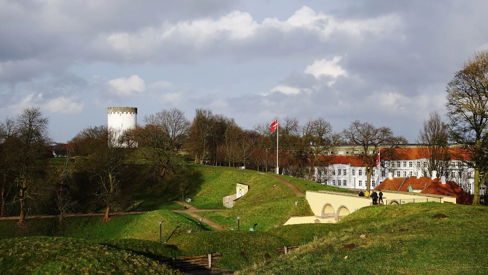 Det Hvide Vandtårn – foto fra Wikimedia Commons