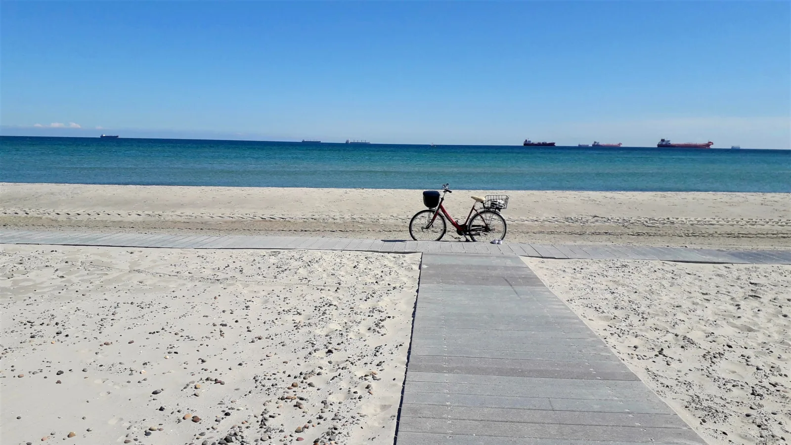 Skagen Sønderstrand mit hellem Sand, Ostsee und barrierefreiem Strandzugang