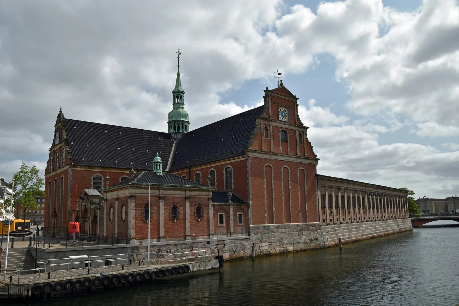 Holmens Kirke – foto fra Wikimedia Commons