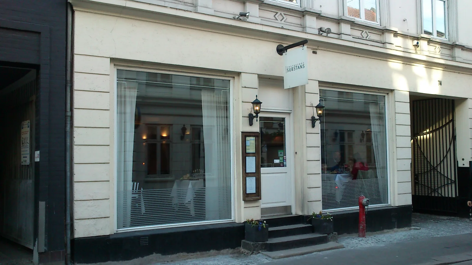Substans – foto af RhinoMind på Wikimedia Commons (cc-by-sa-3.0)