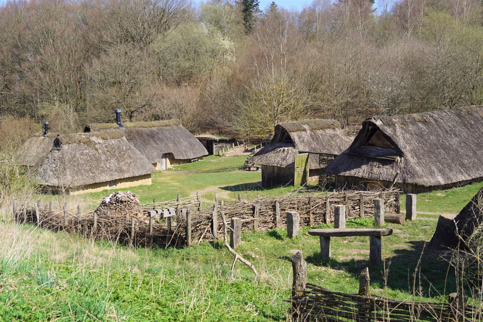 Vingsted Historiske Værksted – foto af Nils Jepsen / Nico ( talk ) 22:04, 10 April 2017 (UTC) på Wikimedia Commons (cc-by-sa-4.0)