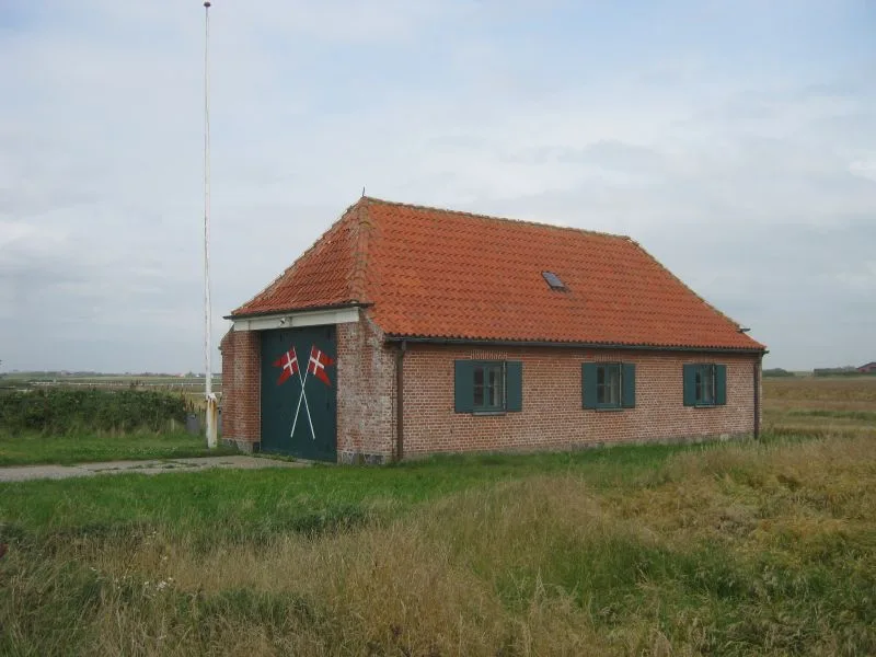 Fjaltring Redningsstation – foto af Tine på Wikimedia Commons (cc-by-sa-4.0)