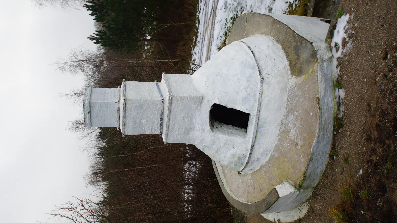 Historiske kalkbrændeovne – foto af Old Dane på Wikimedia Commons (cc-by-sa-4.0)
