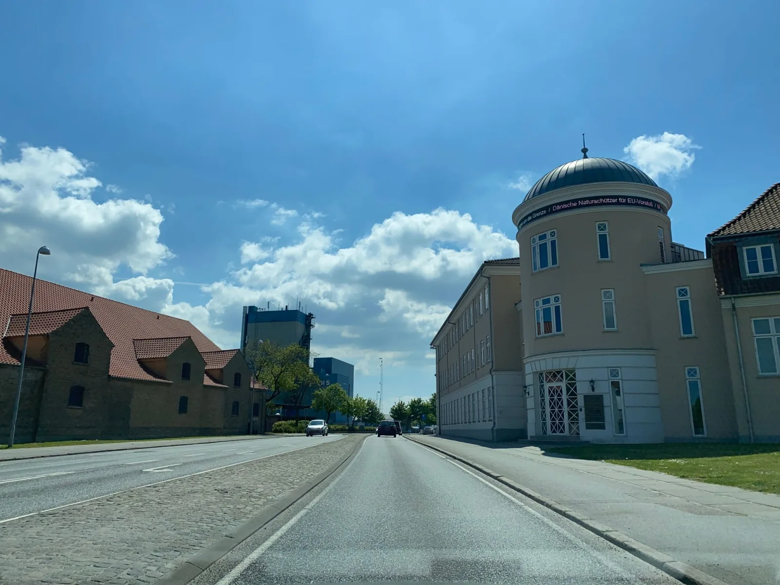 Mapillary-foto nær Savannah Burger House