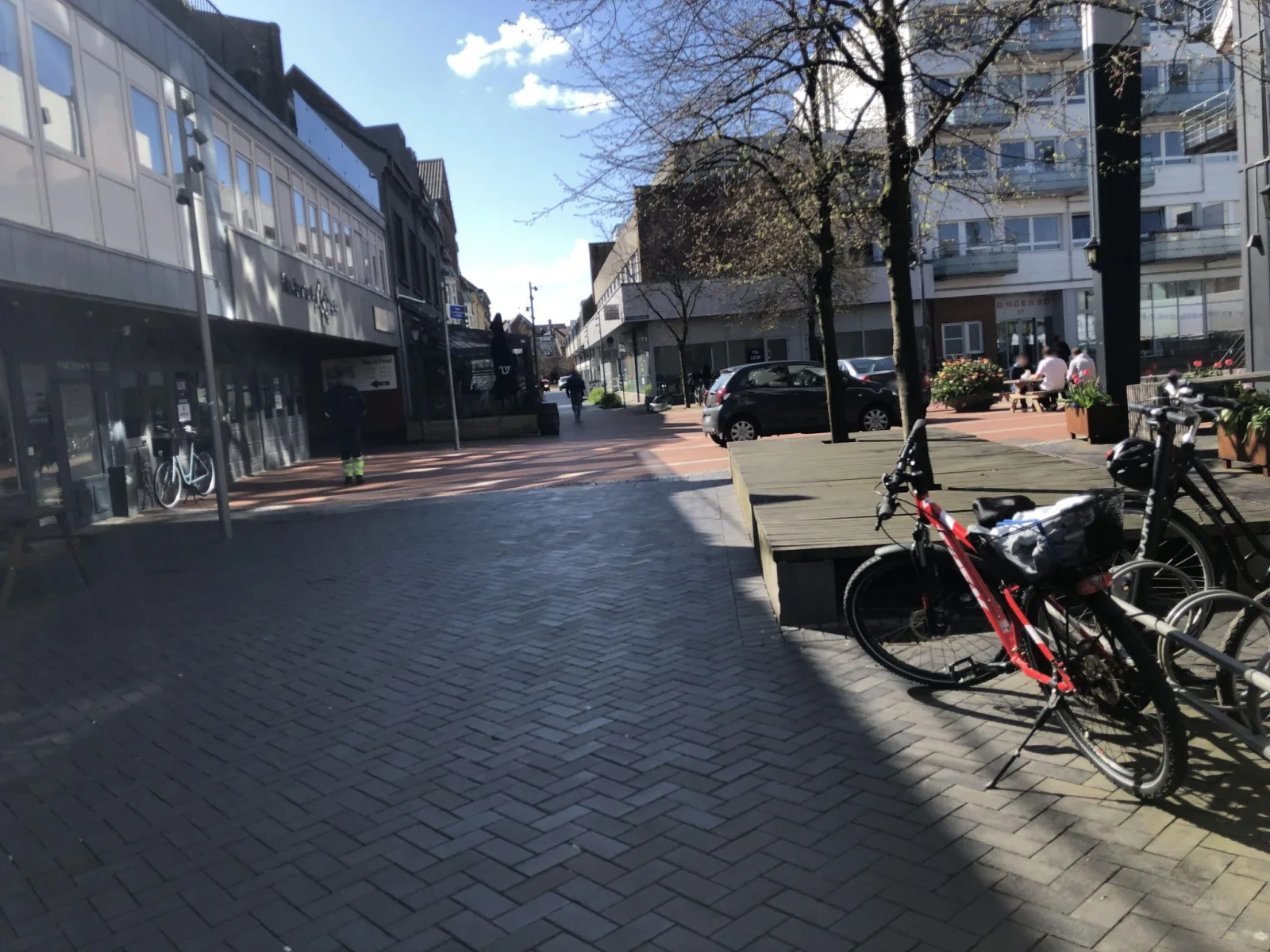 Mapillary-Foto in der Nähe von Resturant AK cafe