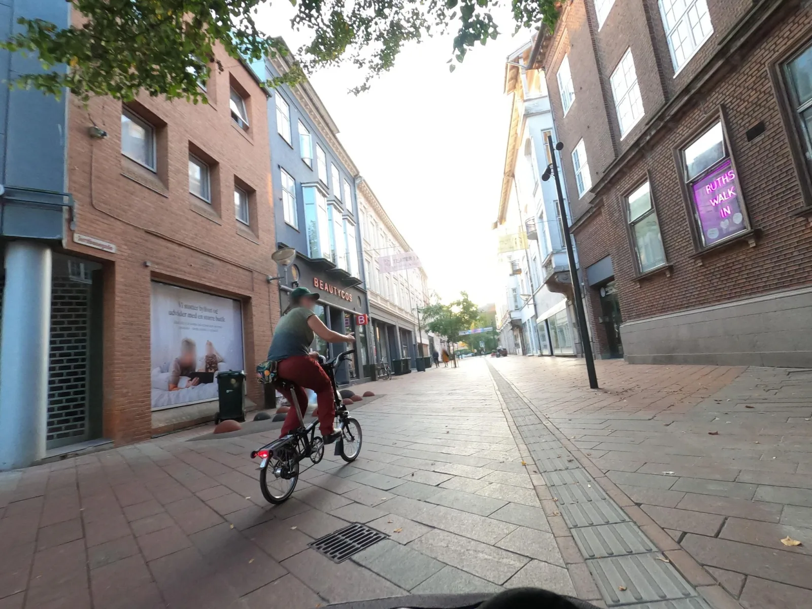 Mapillary-Foto in der Nähe von Spilcafeen Kolding