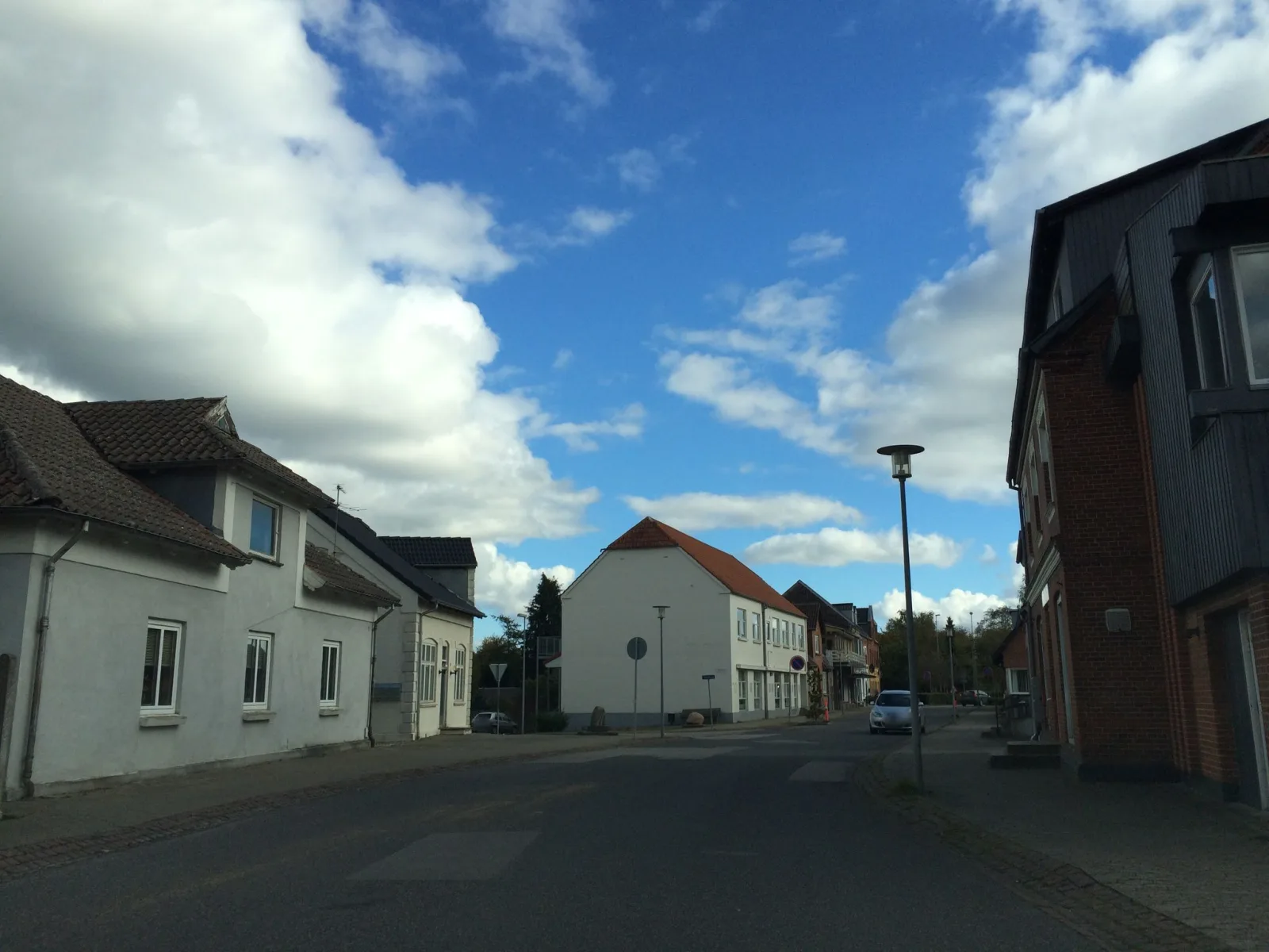 Mapillary-Foto in der Nähe von Sams pita & burger