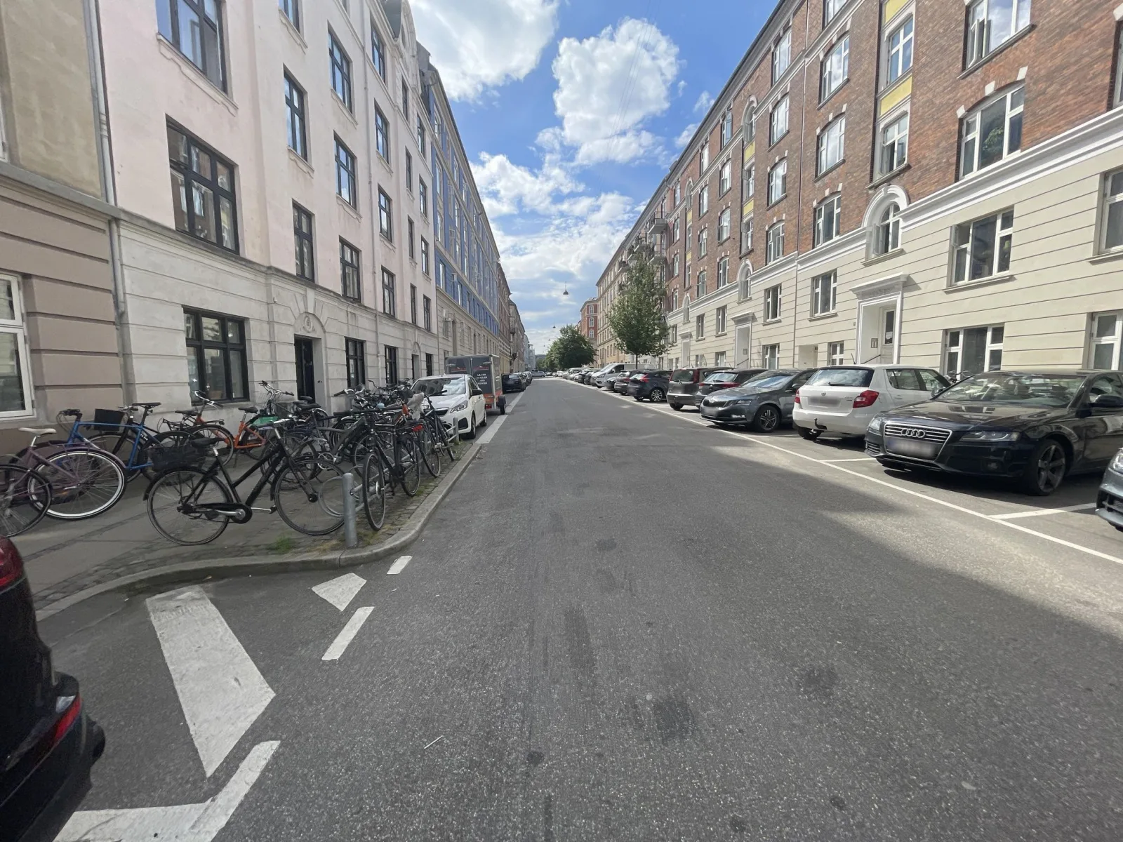 Mapillary-foto nær Indian Maharaja