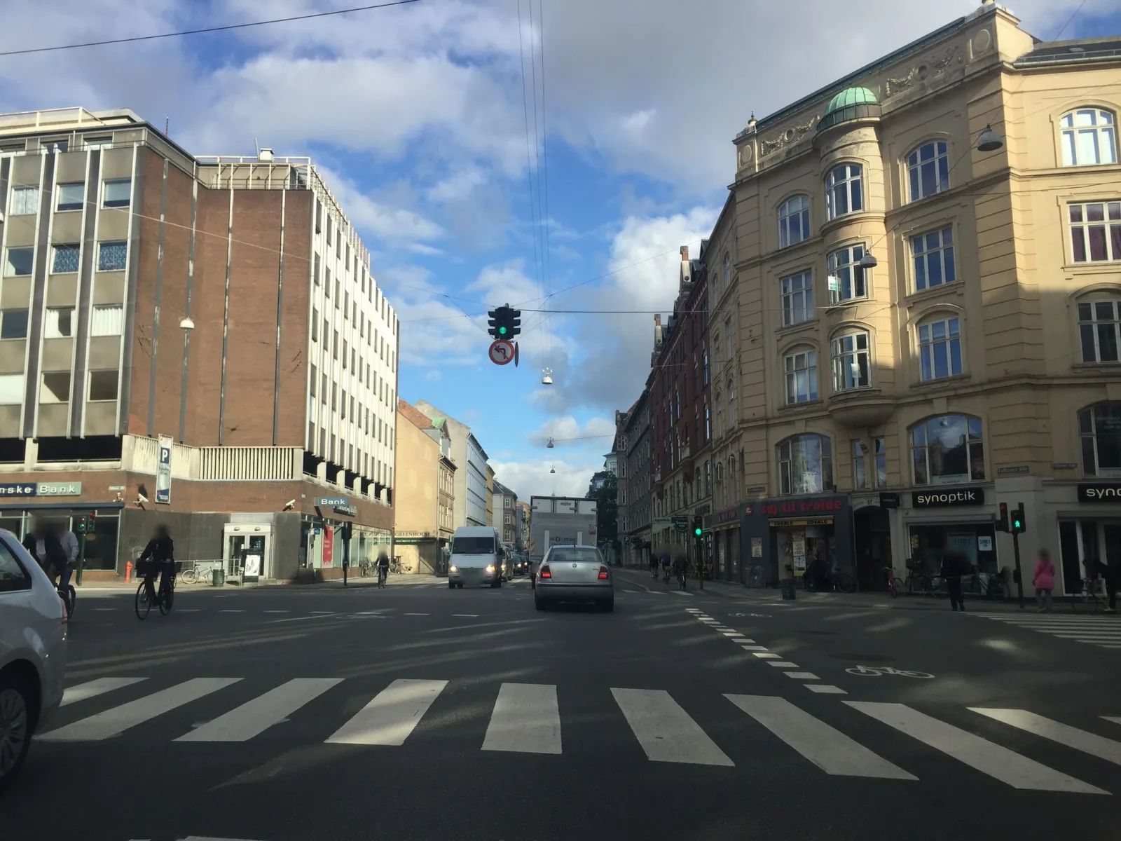 Mapillary-Foto in der Nähe von Jagger Fast Food Falkoner Alle