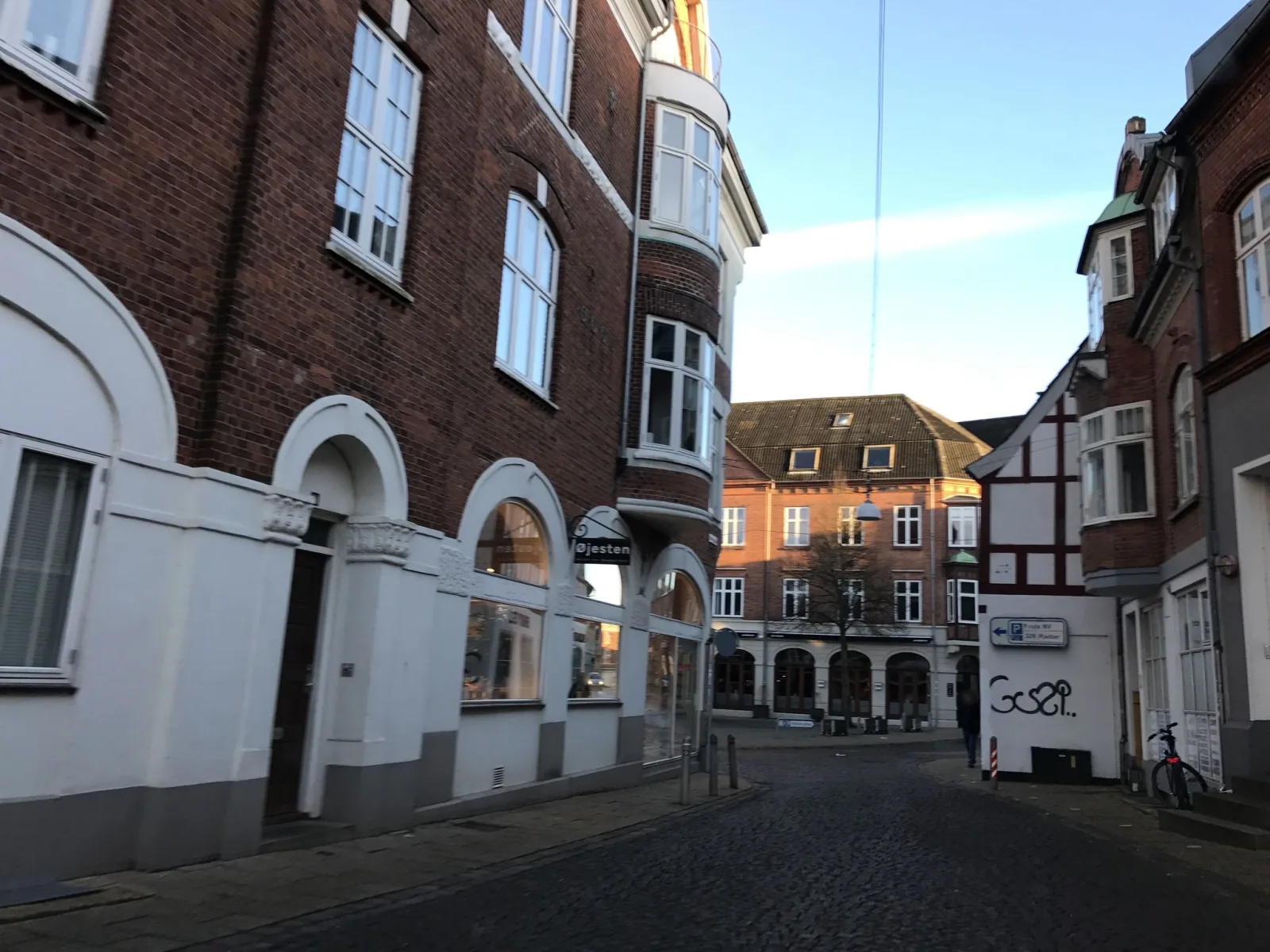 Mapillary-foto nær Tako Sushi