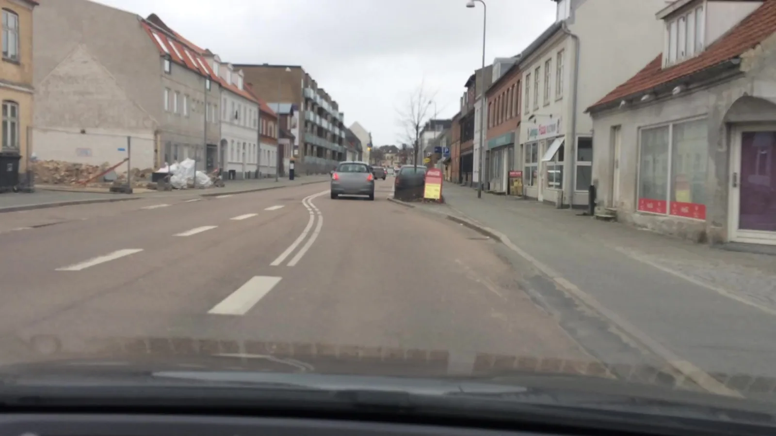 Mapillary-Foto in der Nähe von Spicy pizza og grill
