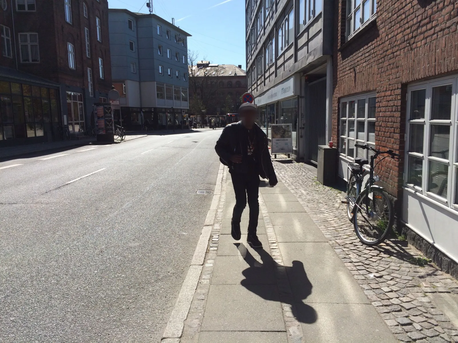 Mapillary-Foto in der Nähe von Stiller's Coffee