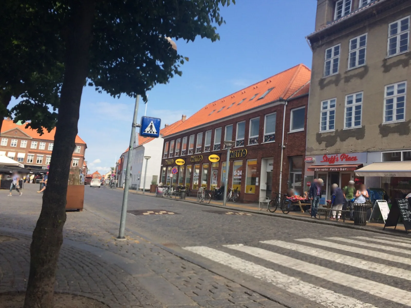 Mapillary-Foto in der Nähe von Kaffebaren