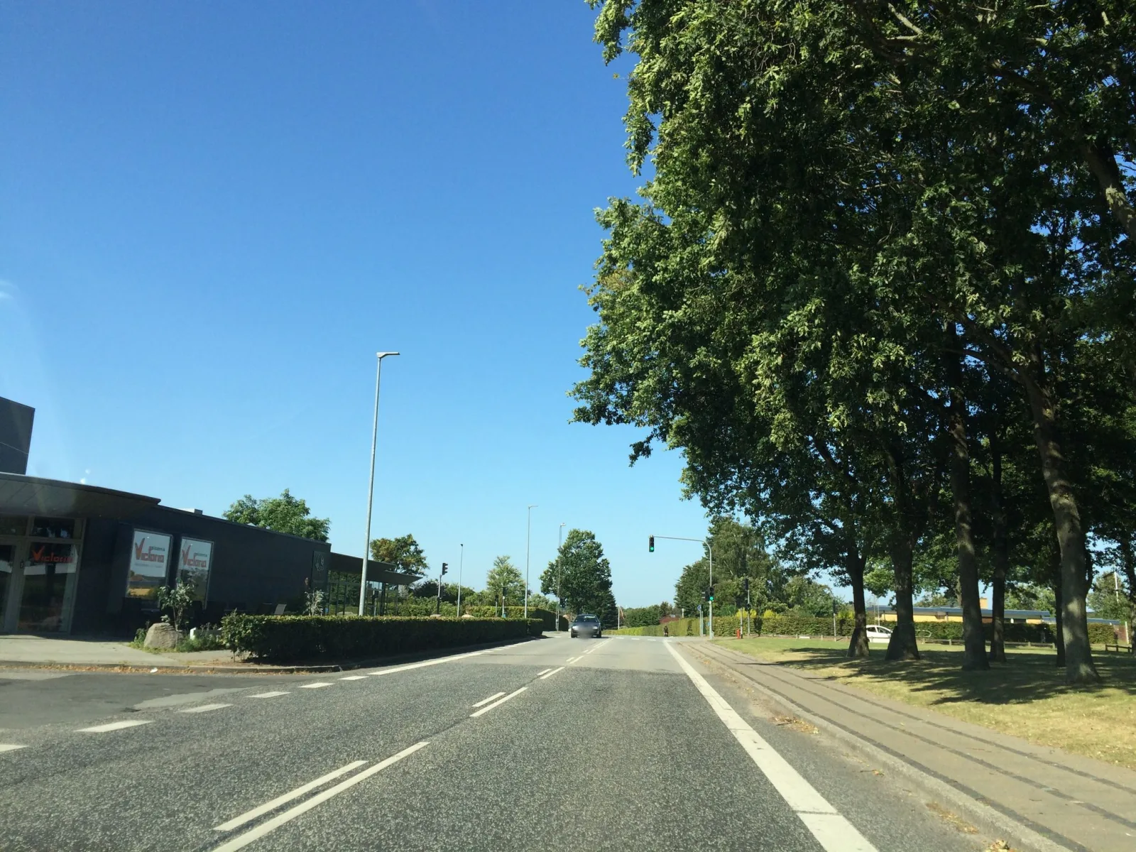 Mapillary-Foto in der Nähe von Victoria's Pizza