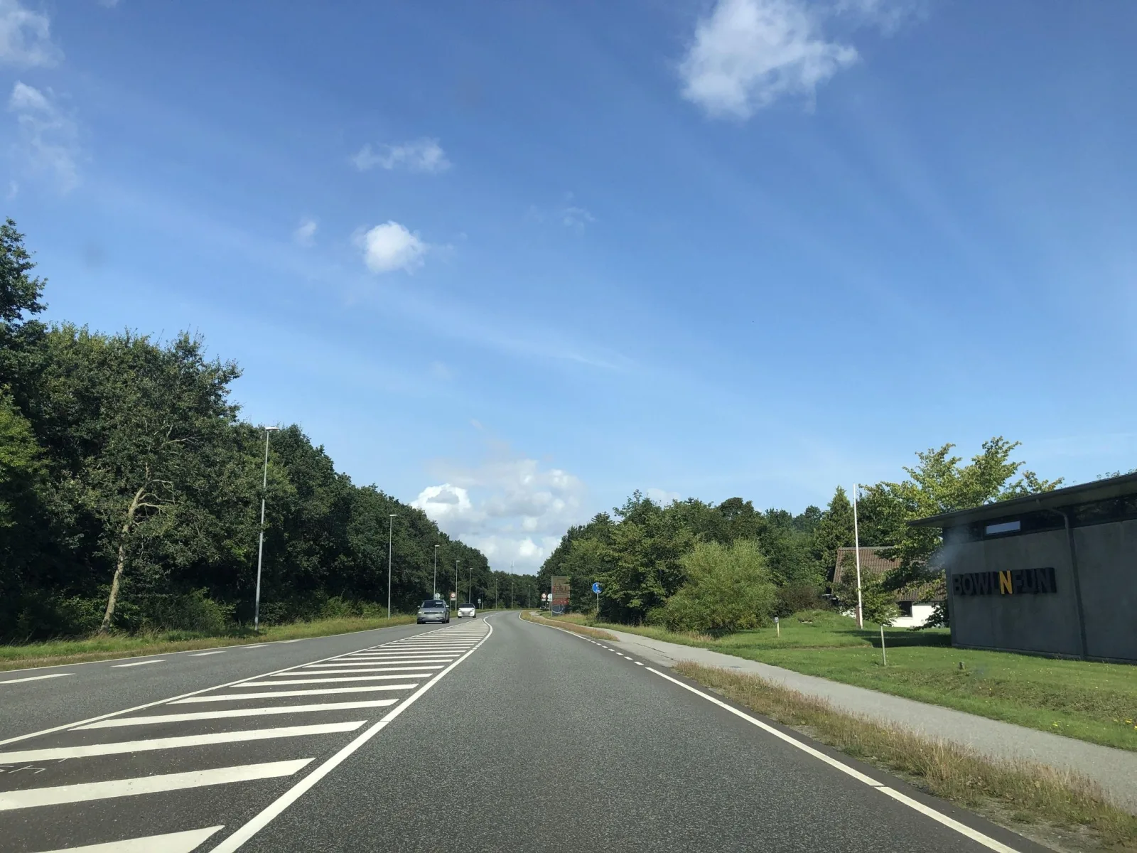 Mapillary-foto nær The Grill