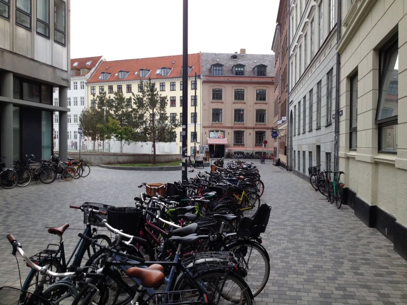 Mapillary-Foto in der Nähe von Kitchen