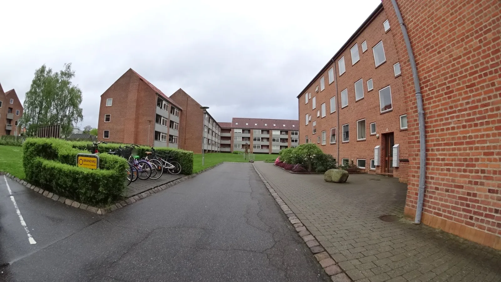 Mapillary-foto nær Tuk Tuk Viby