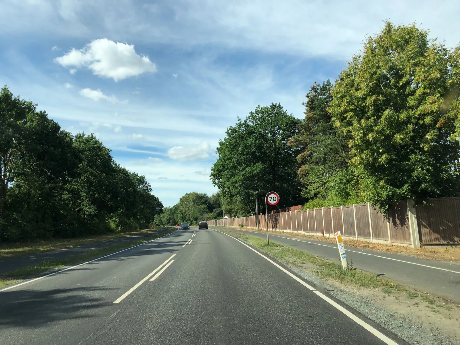 Mapillary-Foto in der Nähe von Unit Piano Lounge