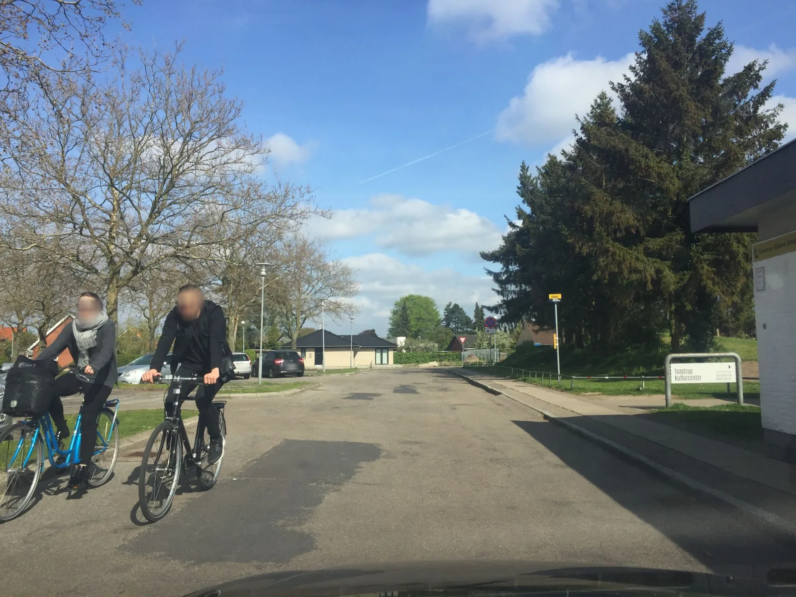 Mapillary-Foto in der Nähe von Kulturcaféen