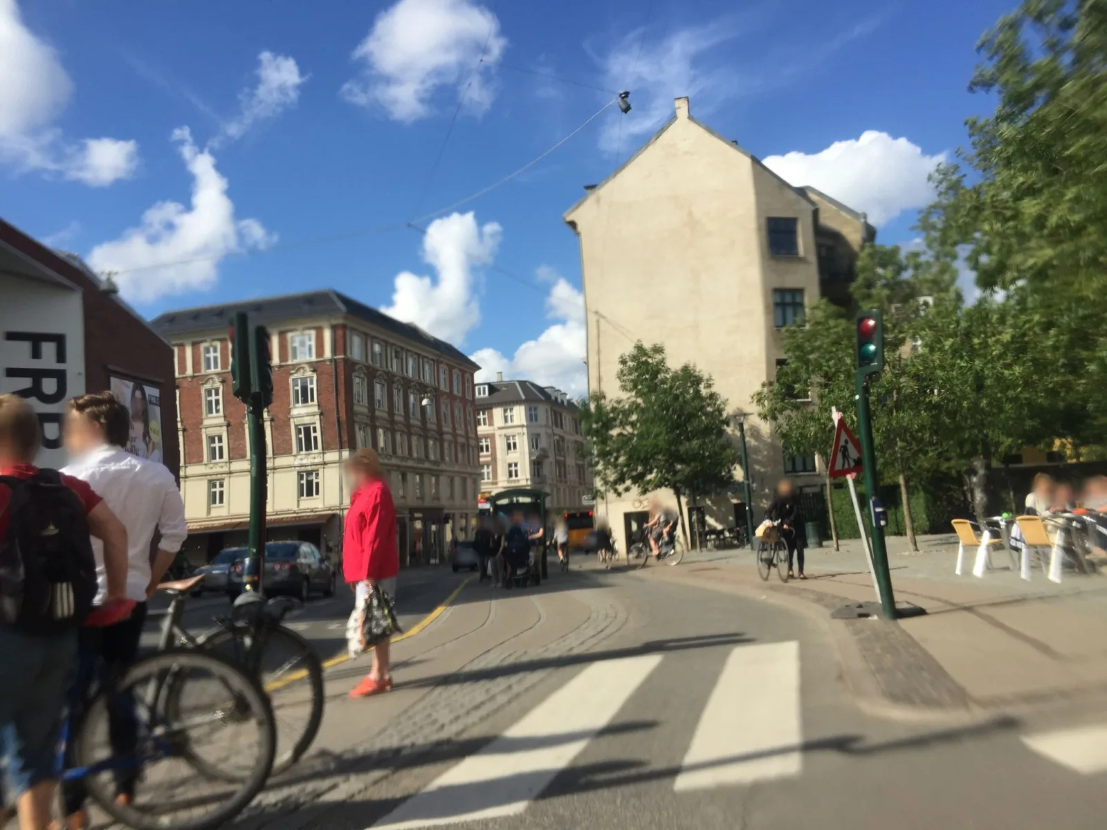 Mapillary-Foto in der Nähe von Lau's