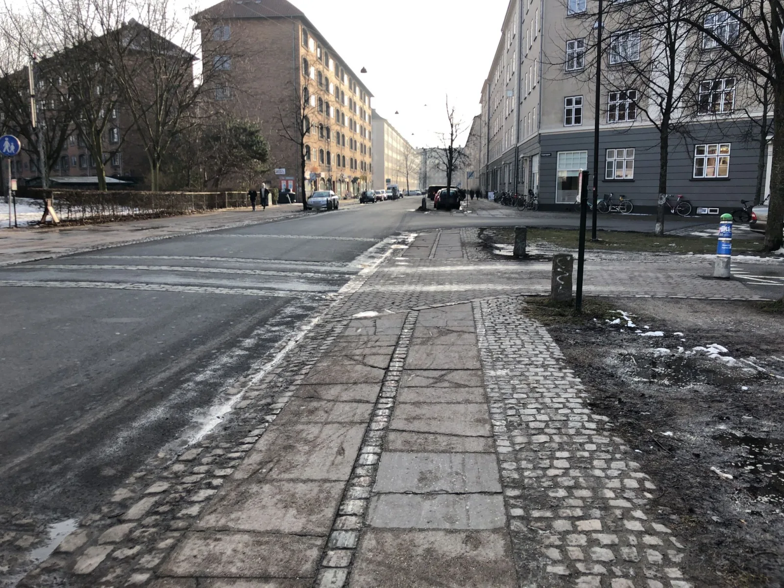 Mapillary-Foto in der Nähe von Leafs