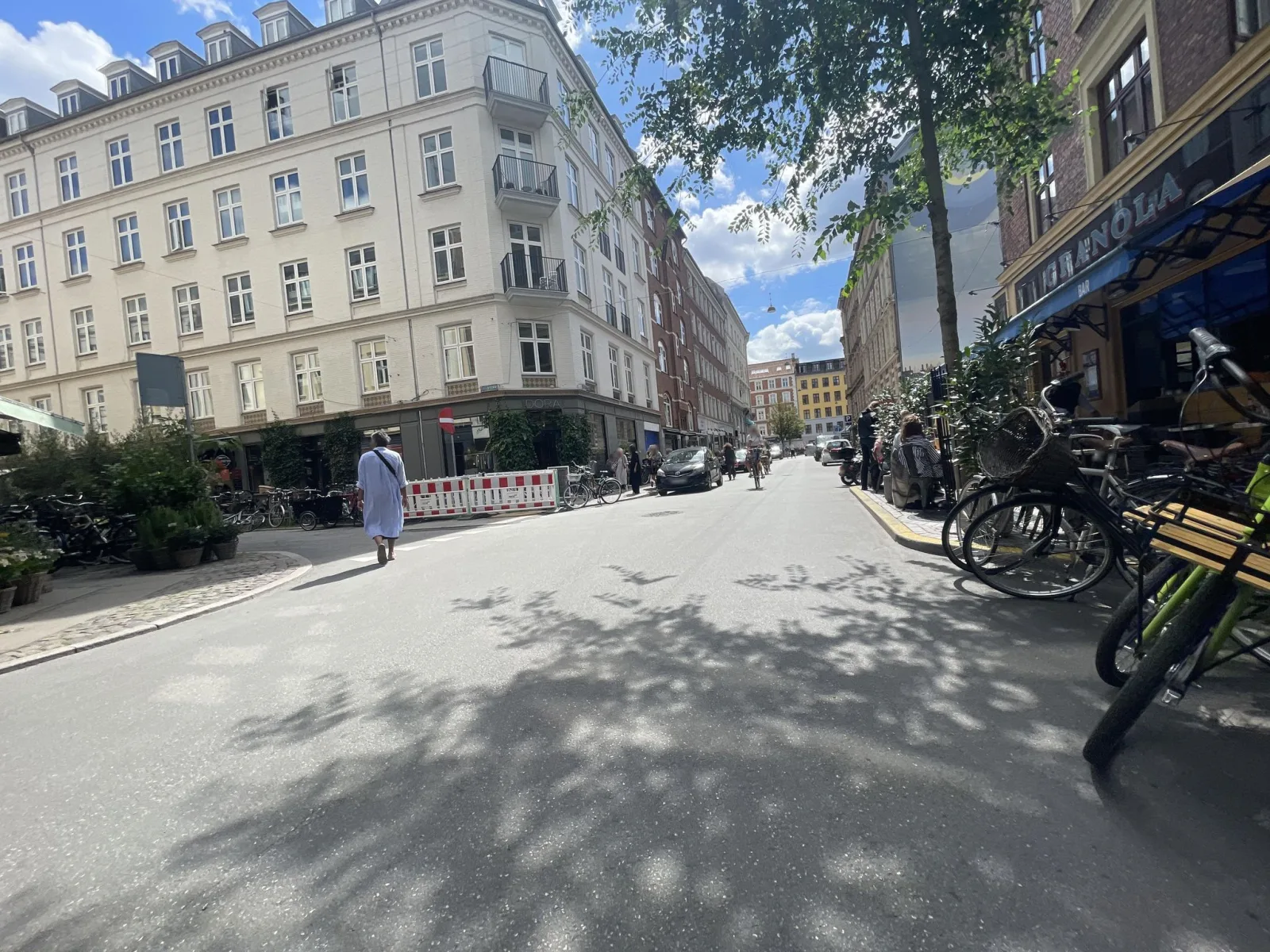 Mapillary-Foto in der Nähe von Les trois cochons