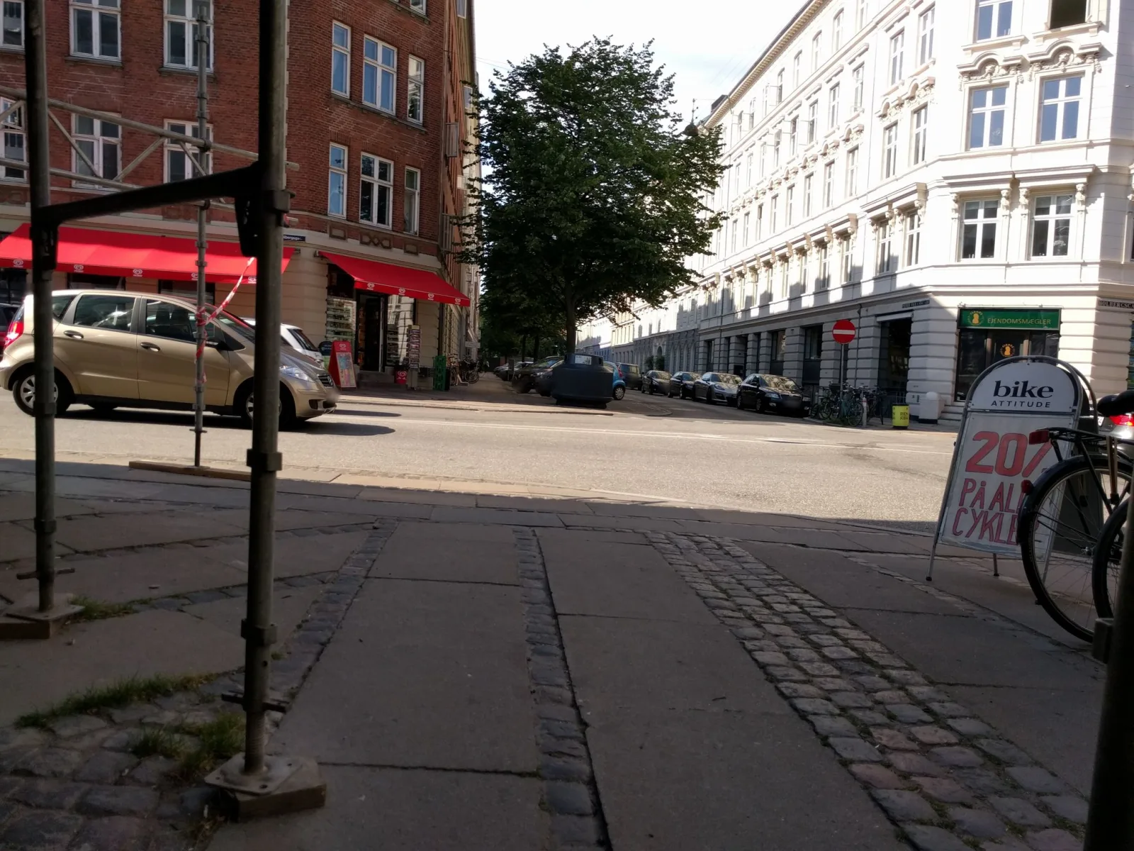 Mapillary-foto nær Les Voyageurs