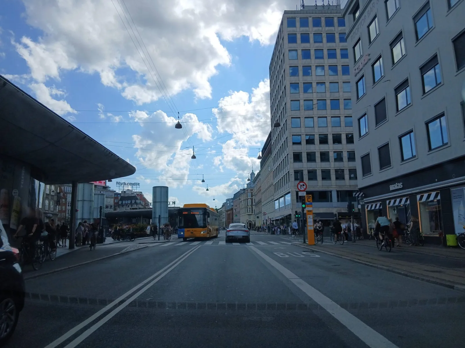 Mapillary-foto nær Level six Restaurant