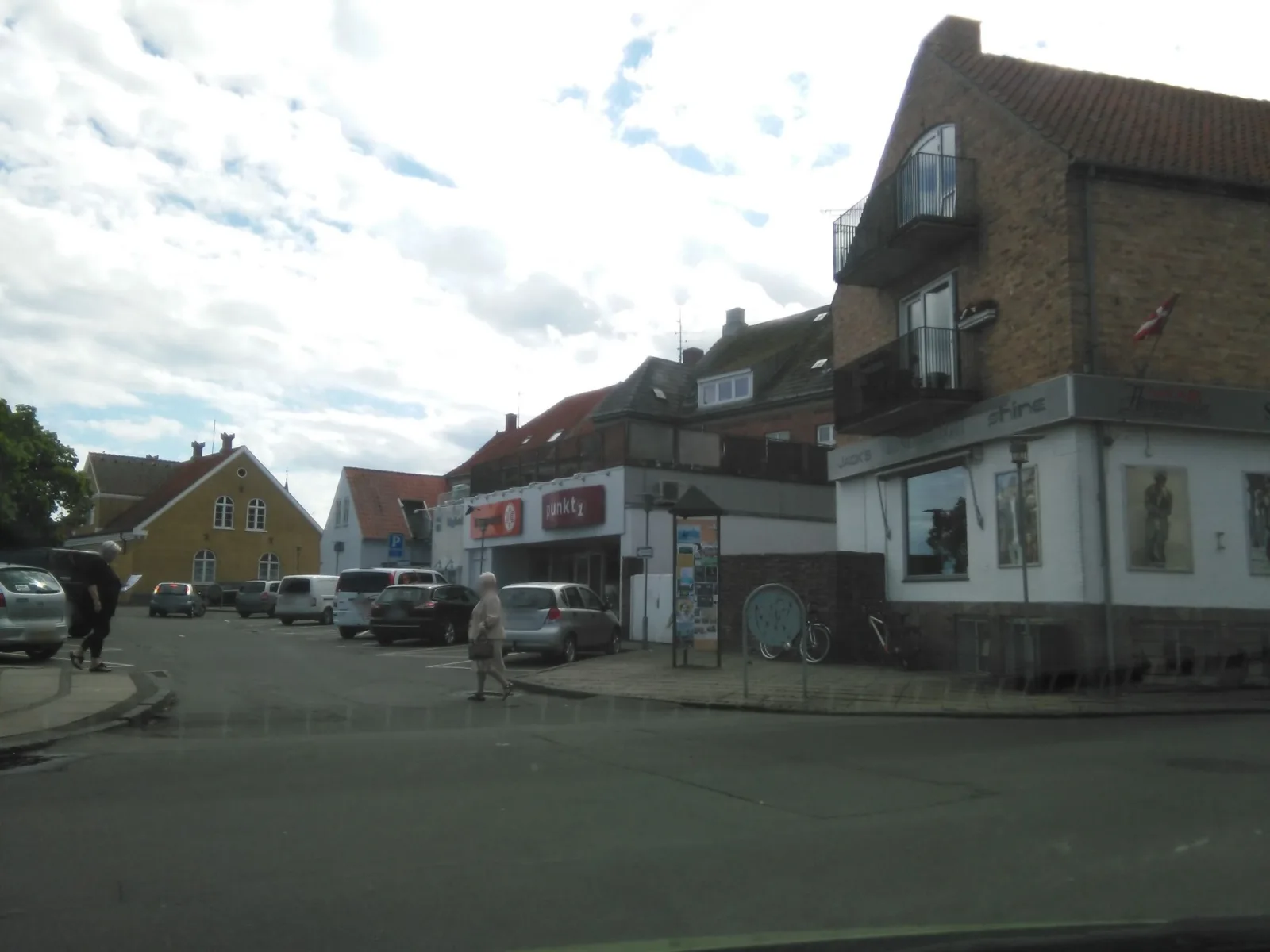 Mapillary-foto nær Madsen’s Madbar