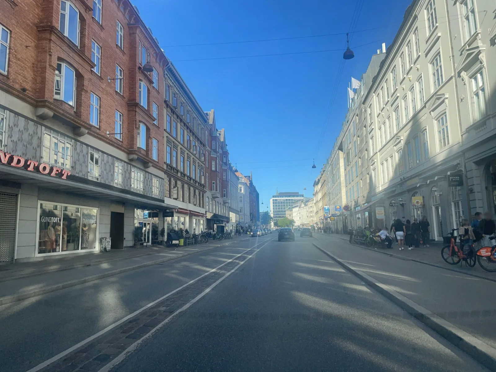Mapillary-Foto in der Nähe von Maple Casual Dining
