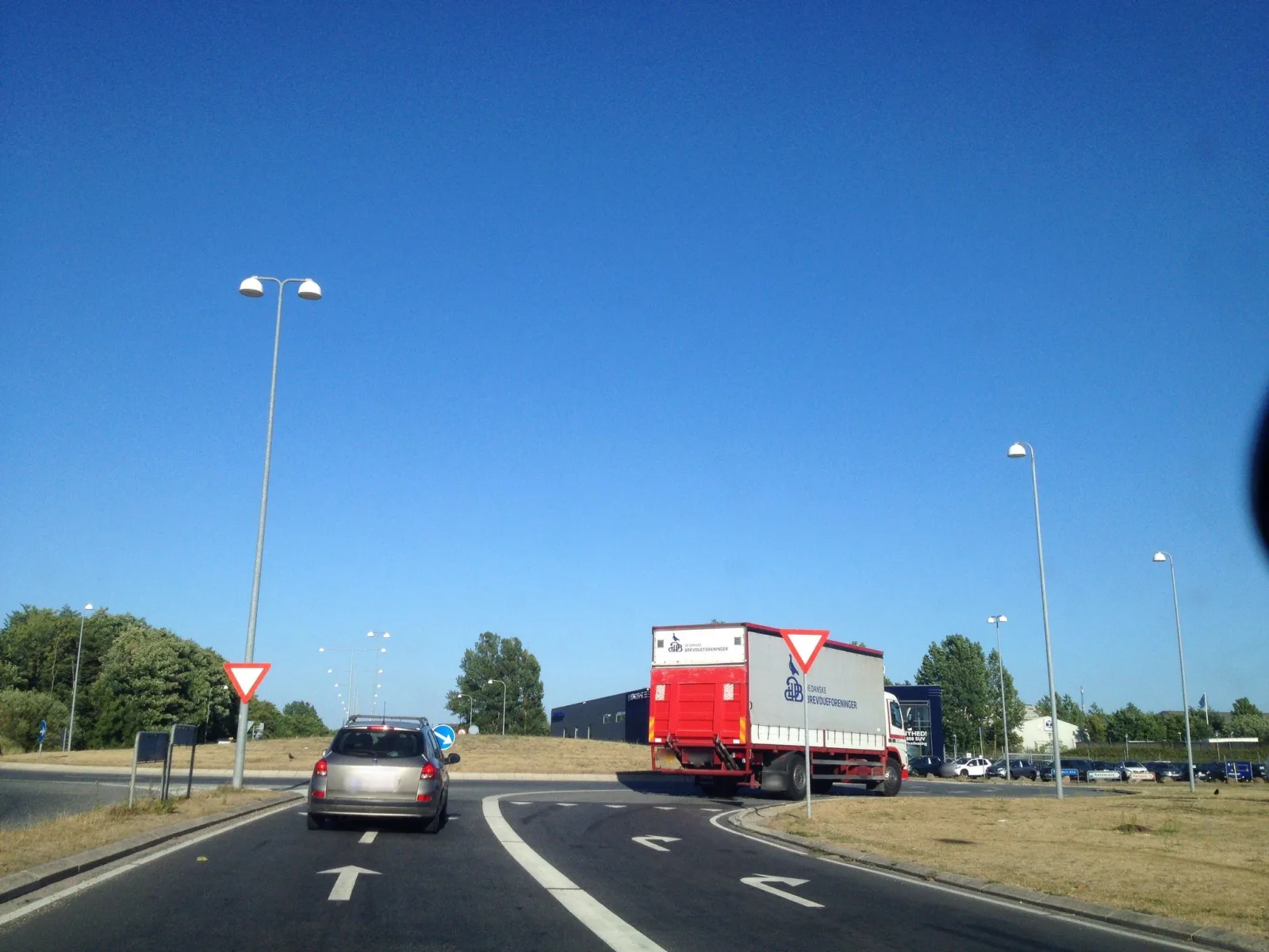 Mapillary-foto nær McDonald's