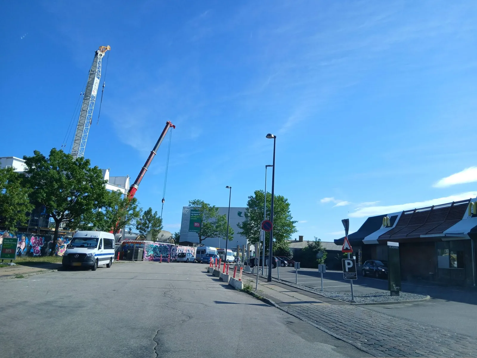 Mapillary-foto nær McDonald's Valby
