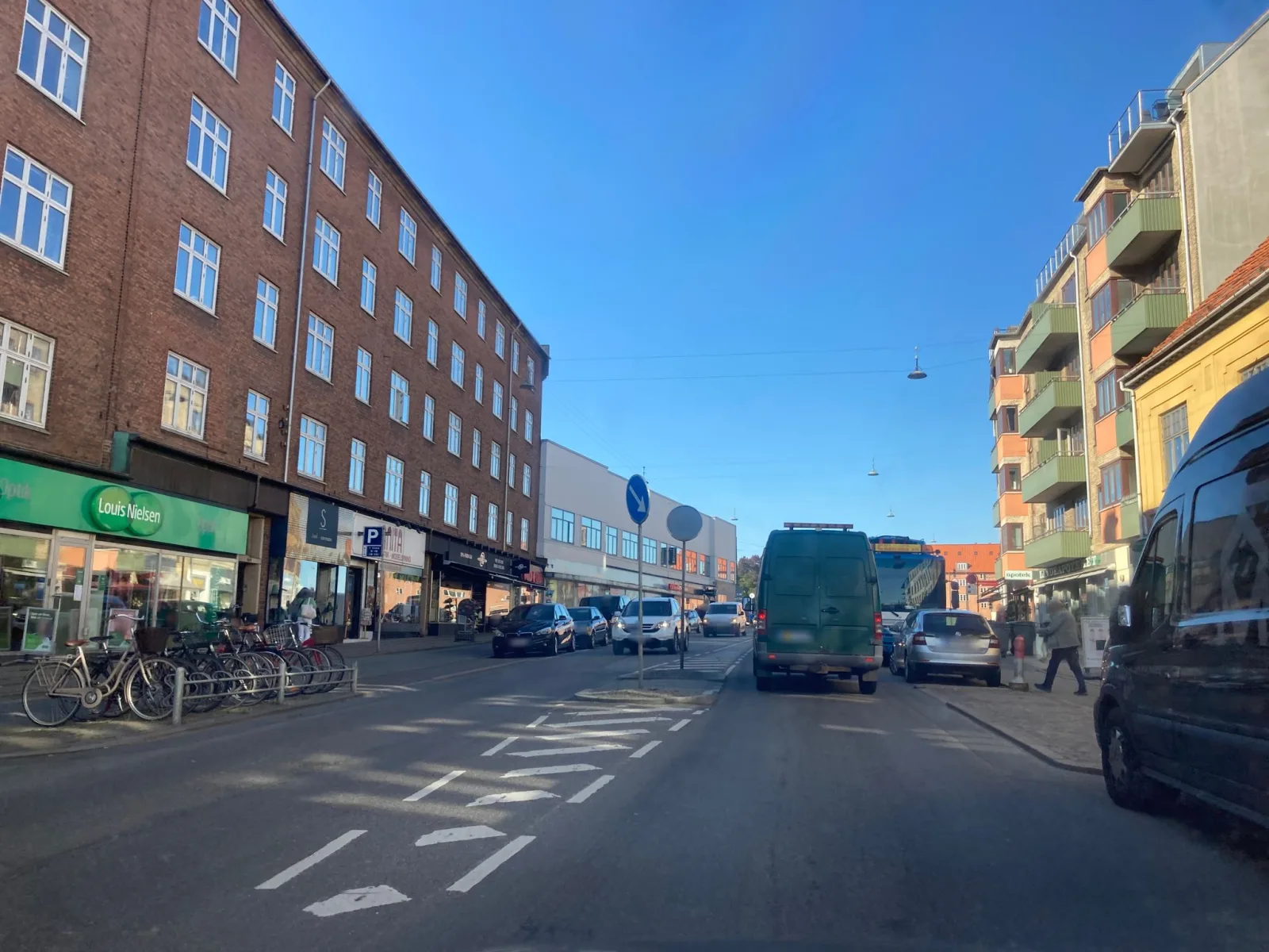 Mapillary-Foto in der Nähe von Miss sushi
