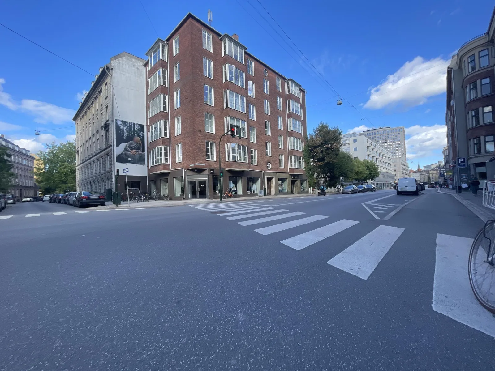 Mapillary-Foto in der Nähe von Mr. Juice