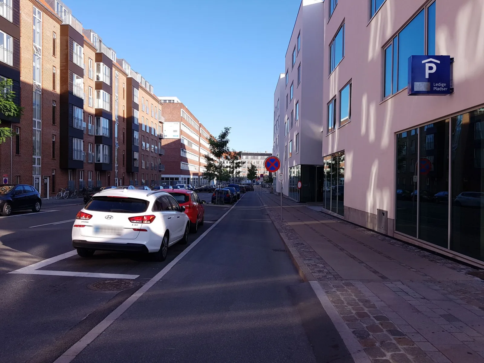 Mapillary-foto nær MØR Restaurant & Bar