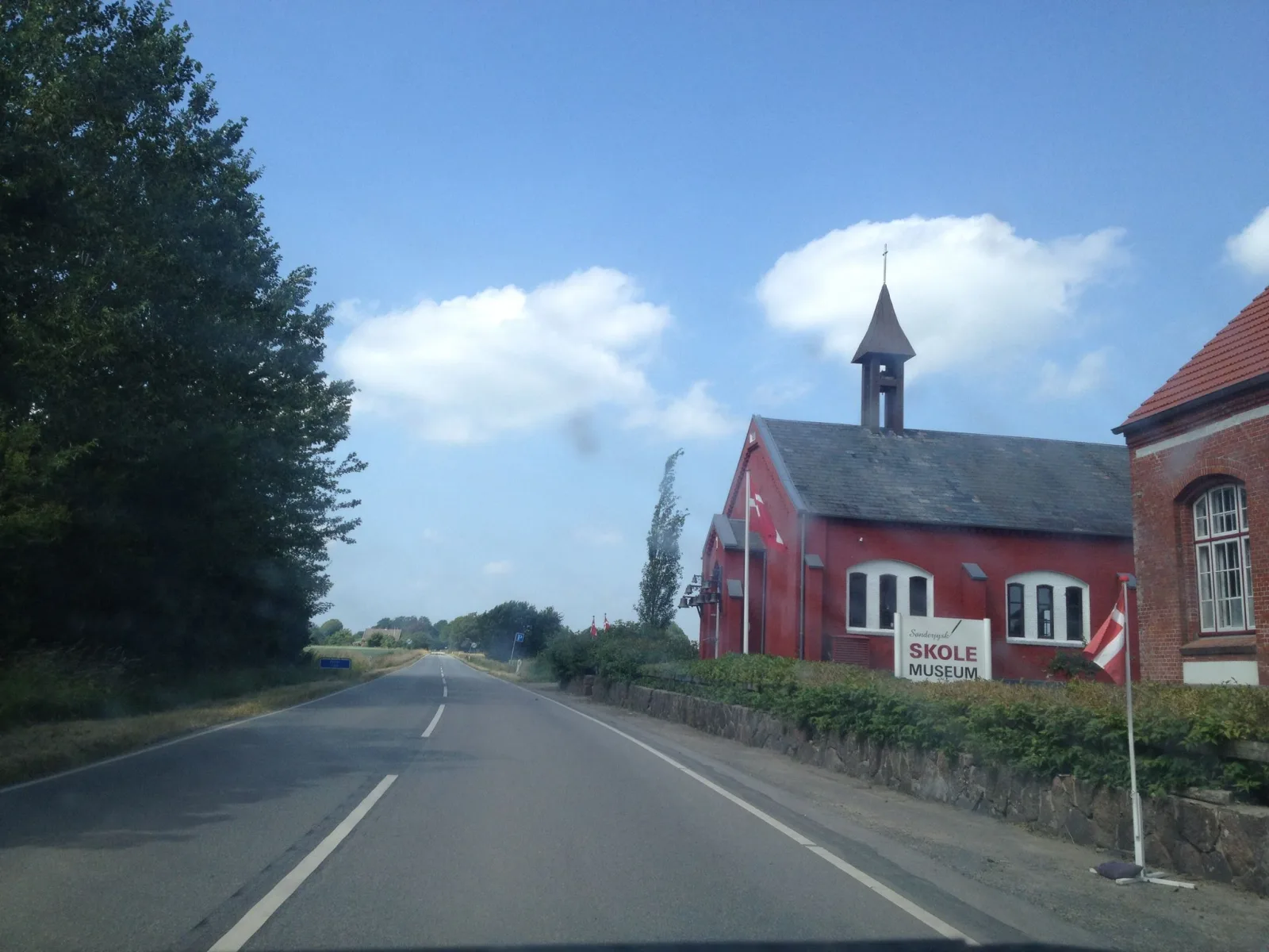 Mapillary-Foto in der Nähe von Sønderjysk Skolemuseum
