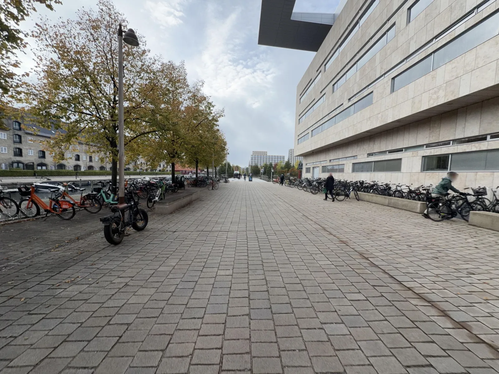 Mapillary-foto nær Opera Caféen