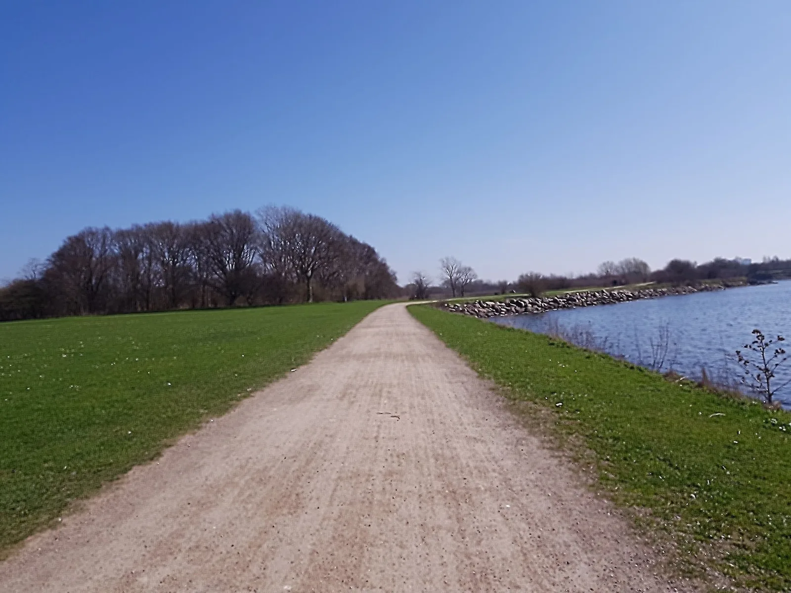 Mapillary-foto nær Badevand: STRANDEN VED VALBYPARKEN