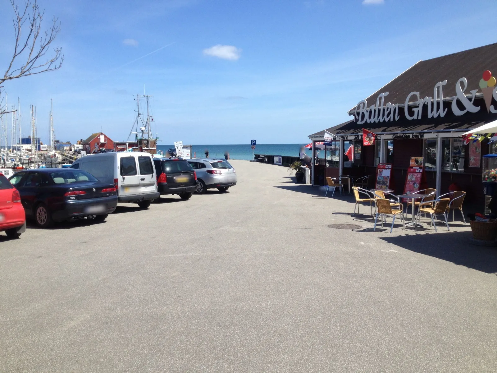 Mapillary-foto nær Badevand: BALLEN STRANDGÅRD, SYD FOR HAVN