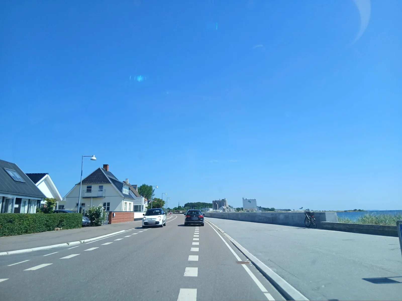 Mapillary-Foto in der Nähe von Badegewässer: CAFE HJORTHOLM