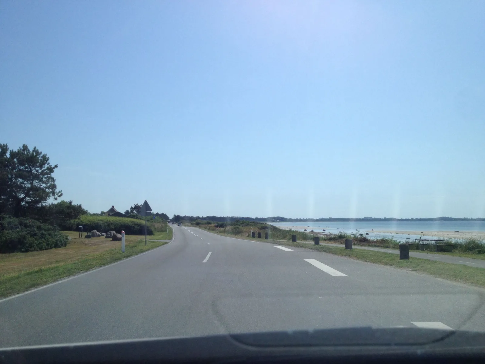 Mapillary-Foto in der Nähe von Badegewässer: SÆLVIGBUGTEN UD FOR CAMPINGPLADS