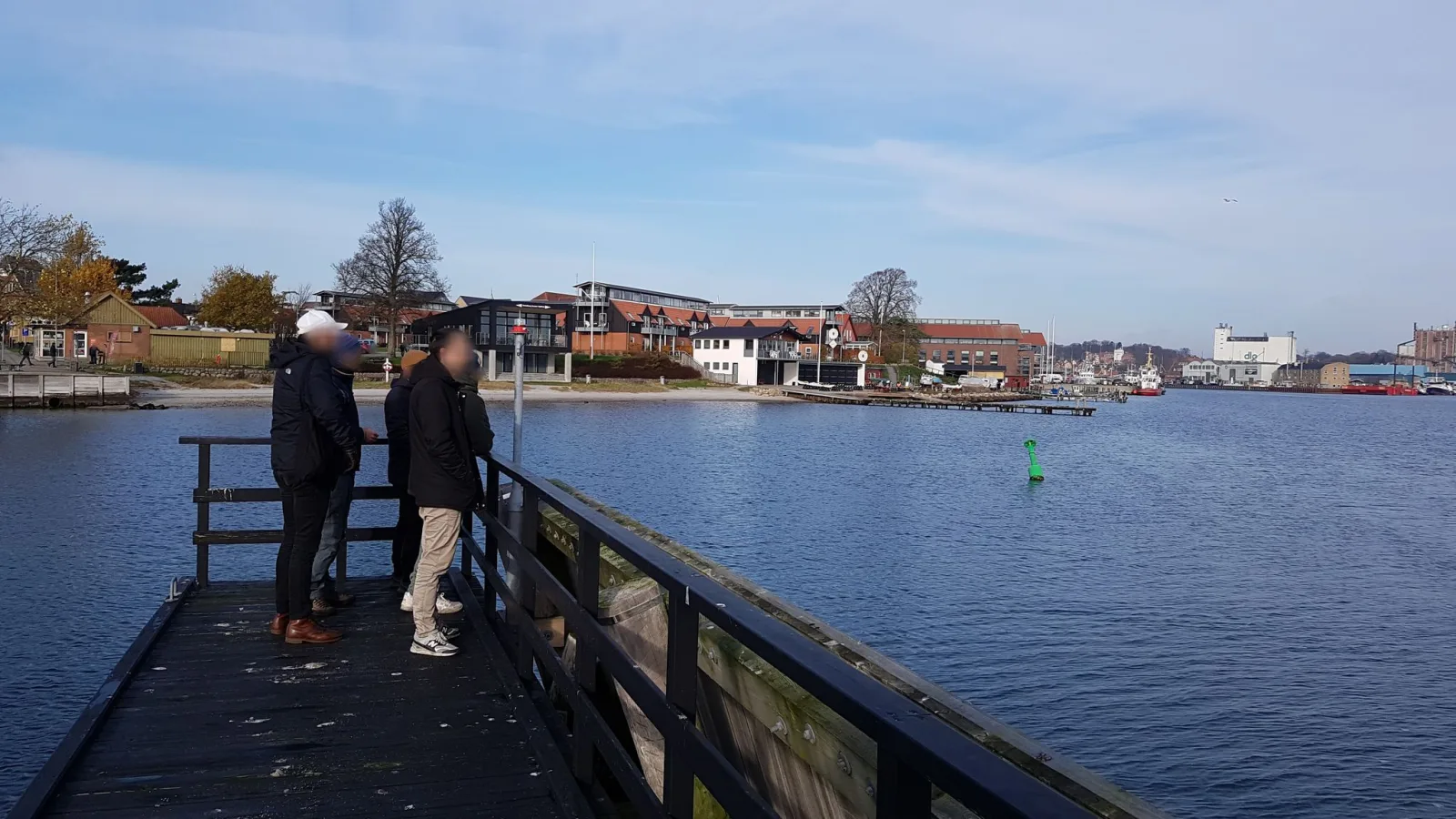 Mapillary-foto nær Badevand: LYSTBÅDEHAVNEN