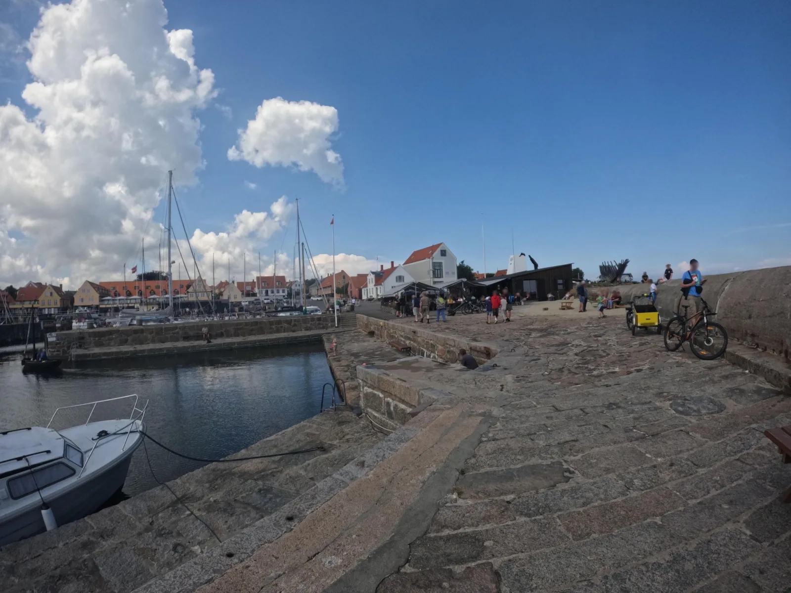 Mapillary-Foto in der Nähe von Badegewässer: SVANEKE HAVN