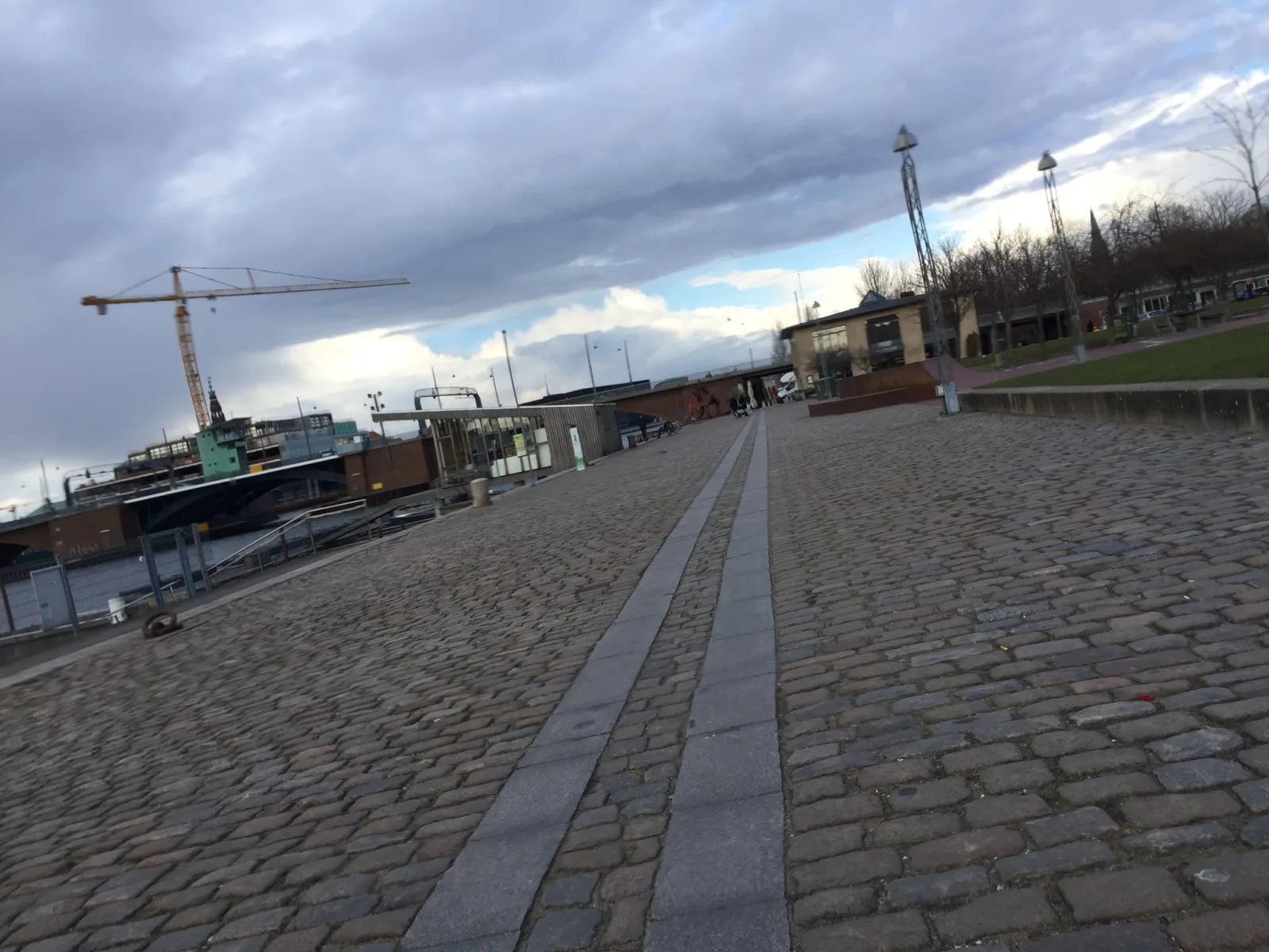 Mapillary-Foto in der Nähe von Badegewässer: ISLANDS BRYGGE HAVNEBAD